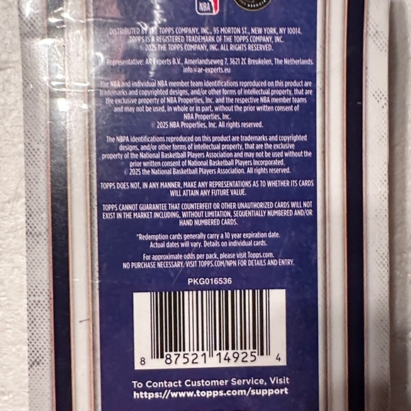 Topps 2025/26 NBA Hanger Box Trading Cards - Picture 5 of 8